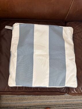 Serena and Lily pillow cover 20x20 never used